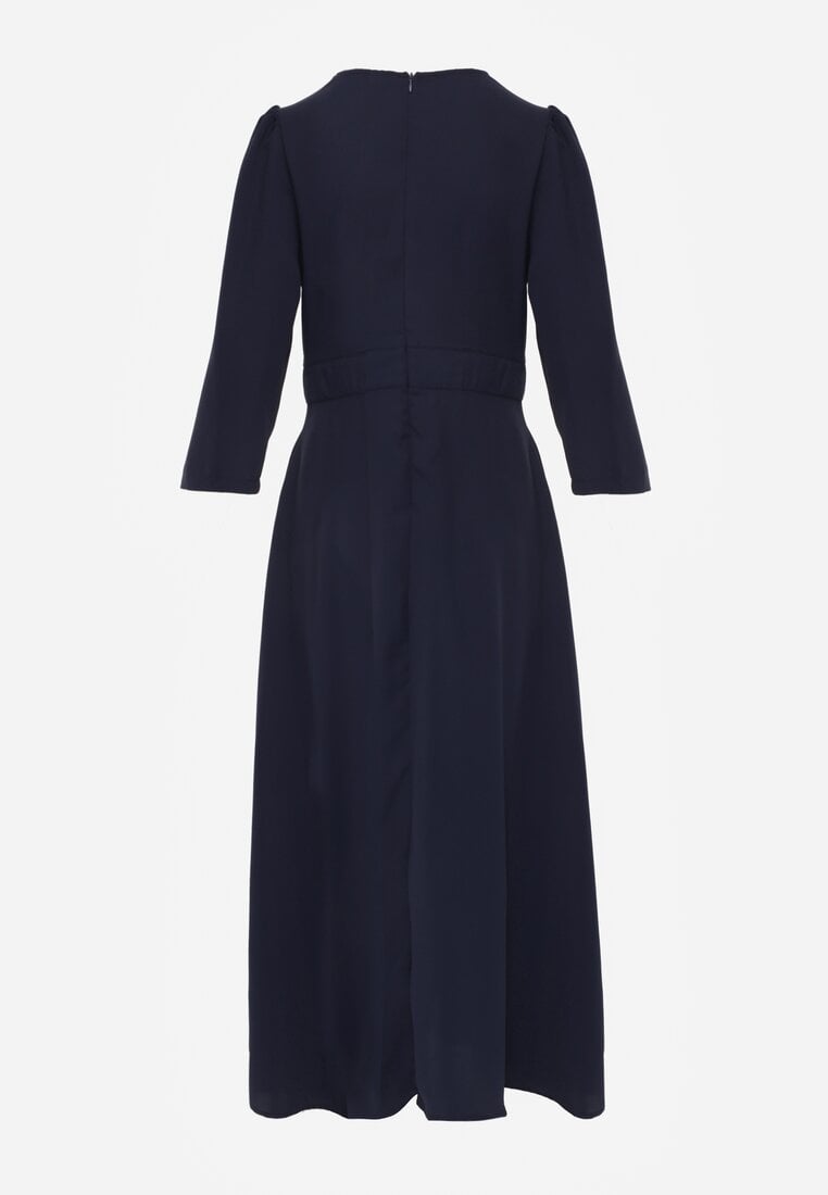 Granatowa Elegancka Sukienka o Kopertowym Kroju Zdobiona Aplikacją w Talii Zilendra