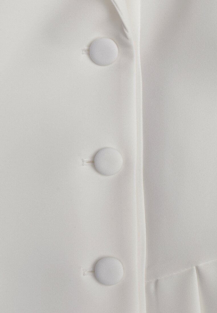 Biała Rozkloszowana Sukienka Marynarka VICES z Usztywnianymi Ramionami Ilarita