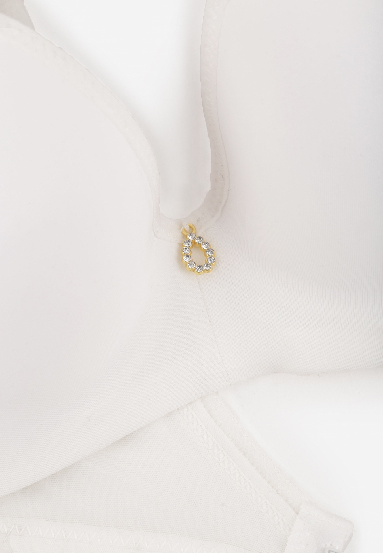 Jasnobeżowy Biustonosz Push Up o Gładkim Wykończeniu z Cyrkoniową Aplikacją Claronei