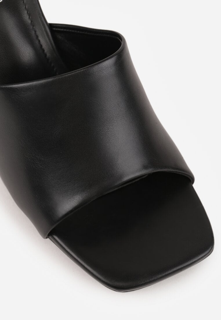 Czarne Eleganckie Klapki na Słupku z Otwartym Noskiem Kwadratowym Hippeis