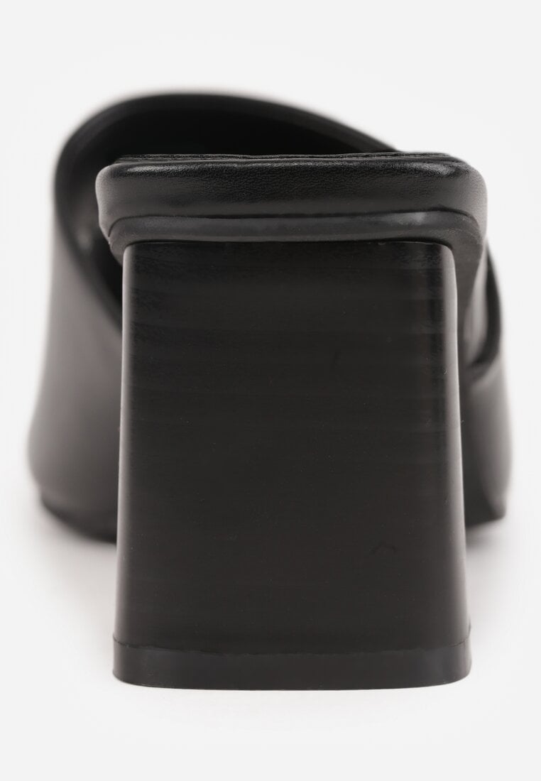 Czarne Eleganckie Klapki na Słupku z Otwartym Noskiem Kwadratowym Hippeis