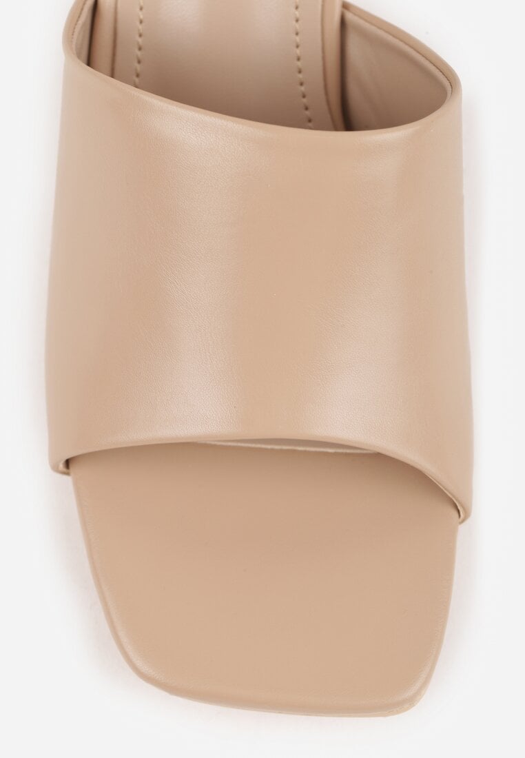 Ciemnobeżowe Eleganckie Klapki na Słupku z Otwartym Noskiem Kwadratowym Hippeis