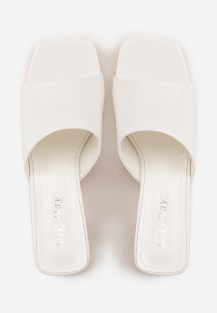 Białe Eleganckie Klapki na Słupku z Otwartym Noskiem Kwadratowym Hippeis