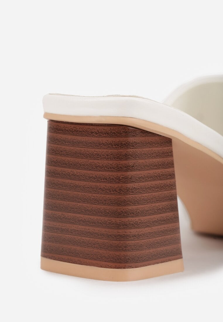 Białe Eleganckie Klapki na Słupku z Otwartym Noskiem Kwadratowym Hippeis