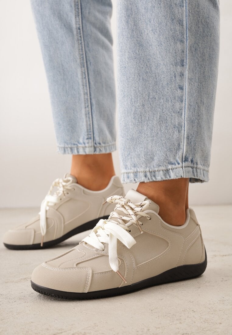 Beżowe Sneakersy z Podwójnym Sznurowaniem i Geometrycznymi Wstawkami Adrearah