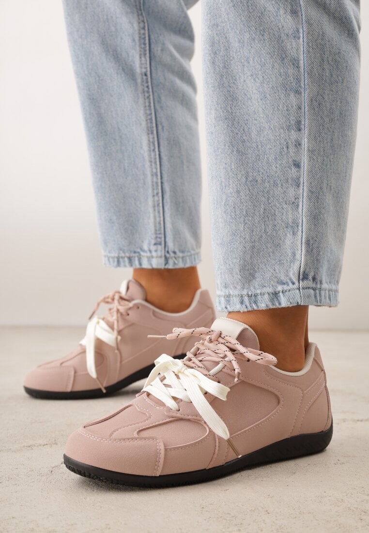 Różowe Sneakersy z Podwójnym Sznurowaniem i Geometrycznymi Wstawkami Adrearah