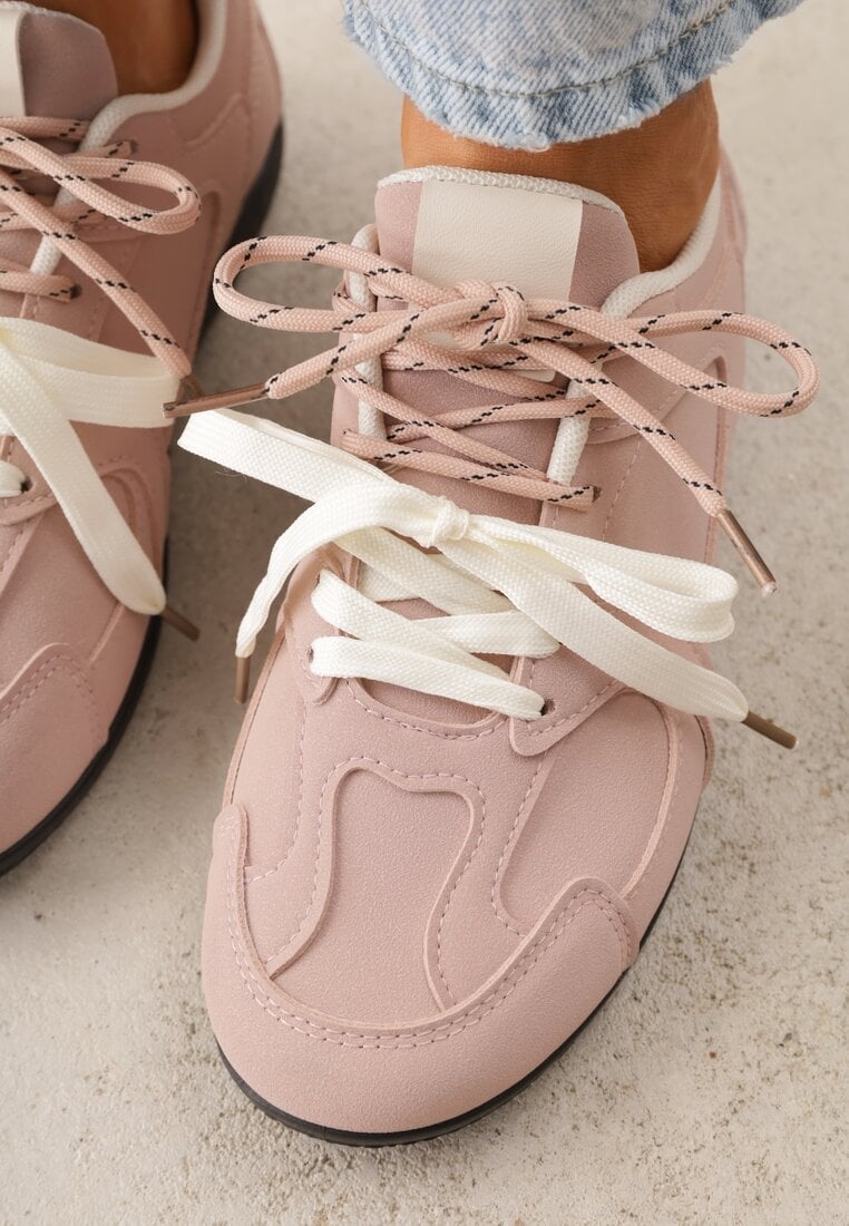 Różowe Sneakersy z Podwójnym Sznurowaniem i Geometrycznymi Wstawkami Adrearah