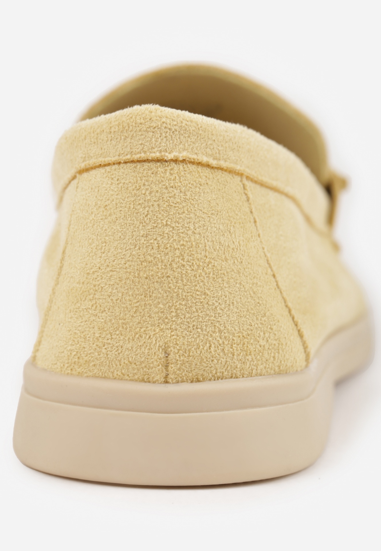 Żółte Mokasyny Ozdobione Metaliczną Klamrą Murielori