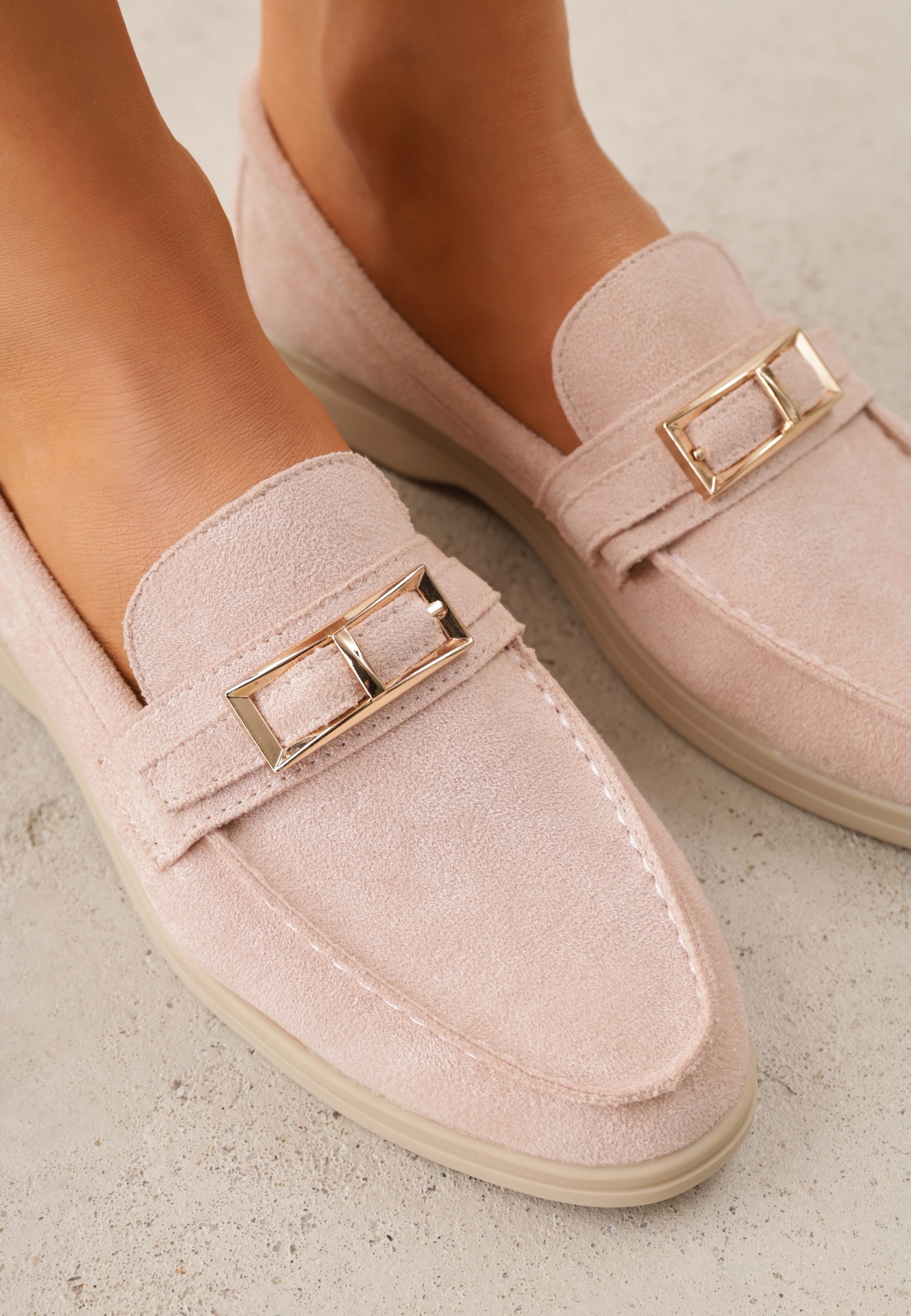 Różowe Mokasyny Ozdobione Metaliczną Klamrą Murielori