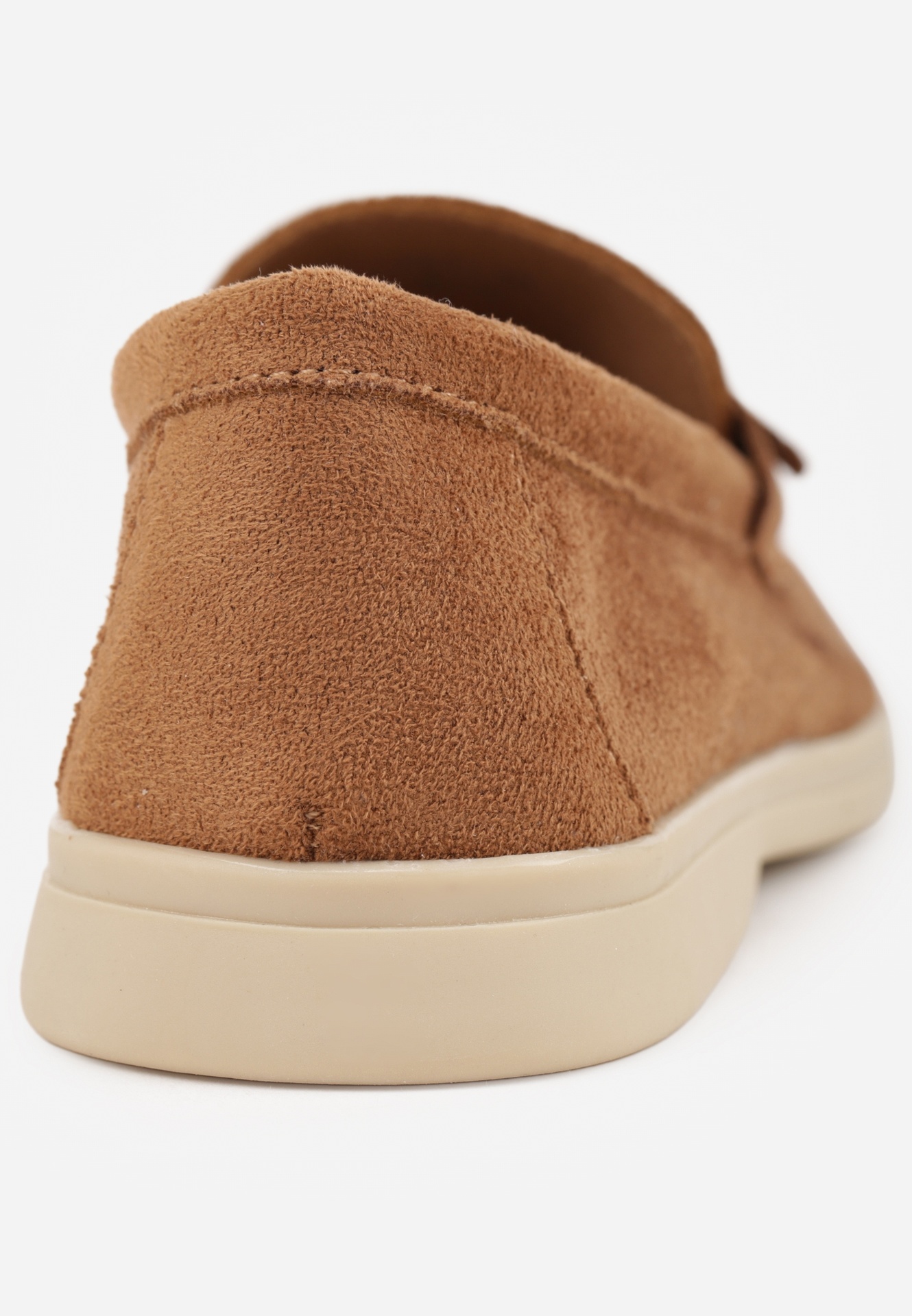 Jasnobrązowe Mokasyny Ozdobione Metaliczną Klamrą Murielori