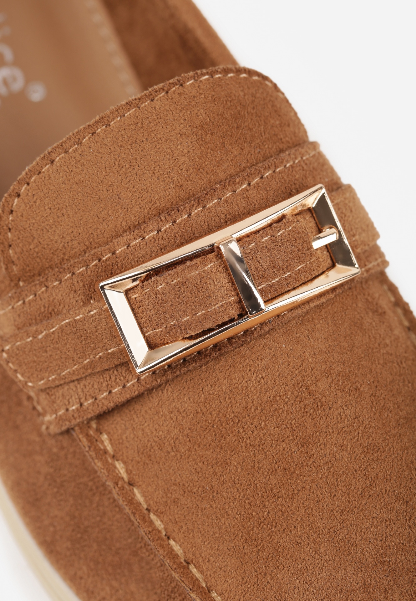 Jasnobrązowe Mokasyny Ozdobione Metaliczną Klamrą Murielori