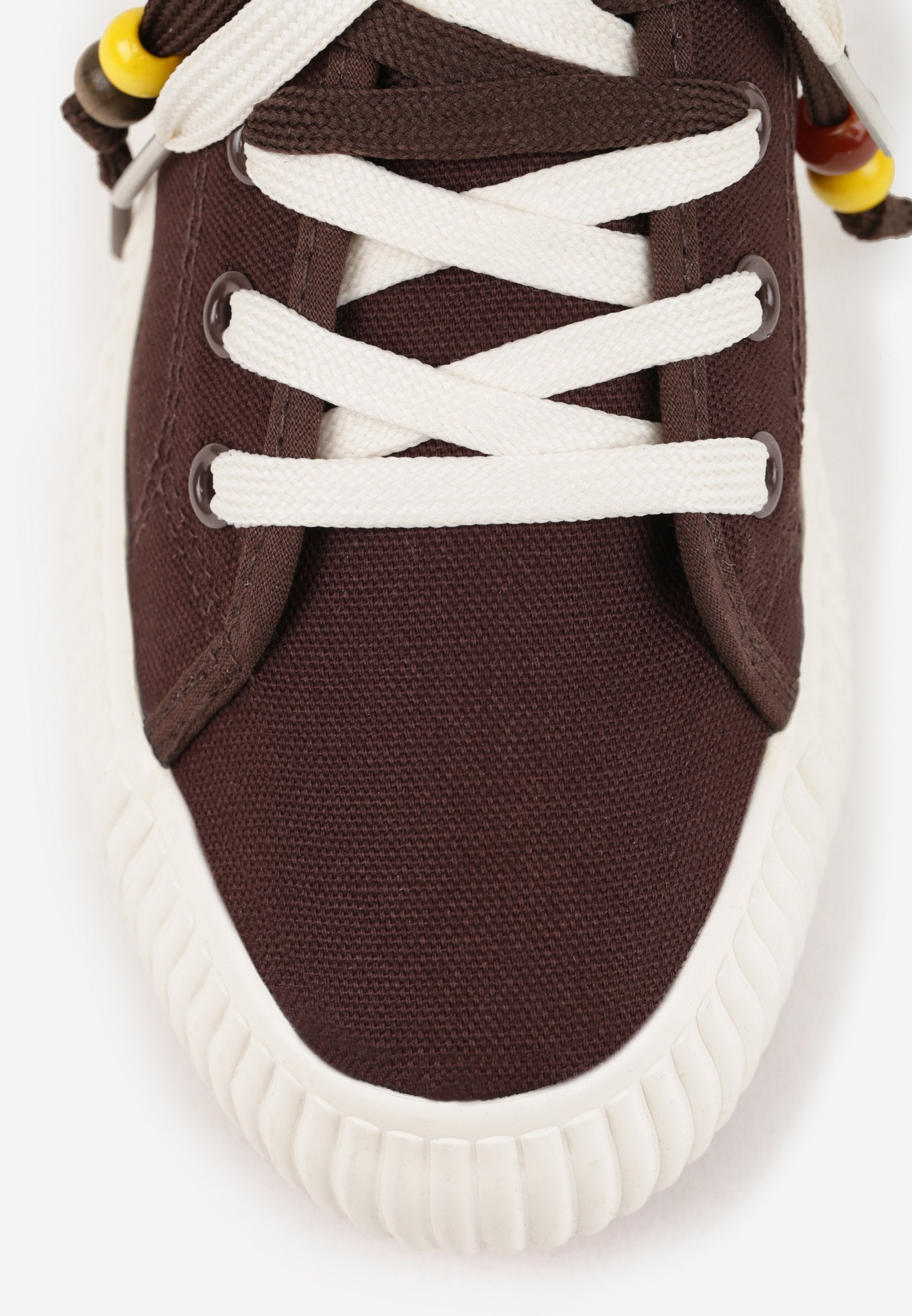 Brązowe Niskie Trampki z Podwójnymi Sznurówkami na Tłoczonej Platformie Astedella