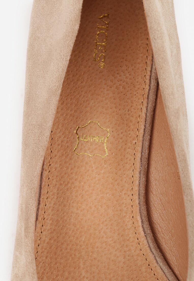 Ciemnobeżowe Czółenka z Wkładką z Naturalnej Skóry i Metaliczną Wstawką Sariann