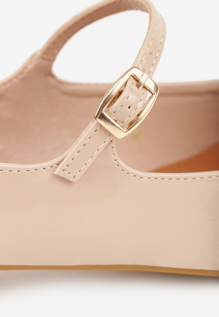 Beżowe Czółenka o Lakierowanym Połysku na Niskim Obcasie z Paskiem i Klamerką Karzina