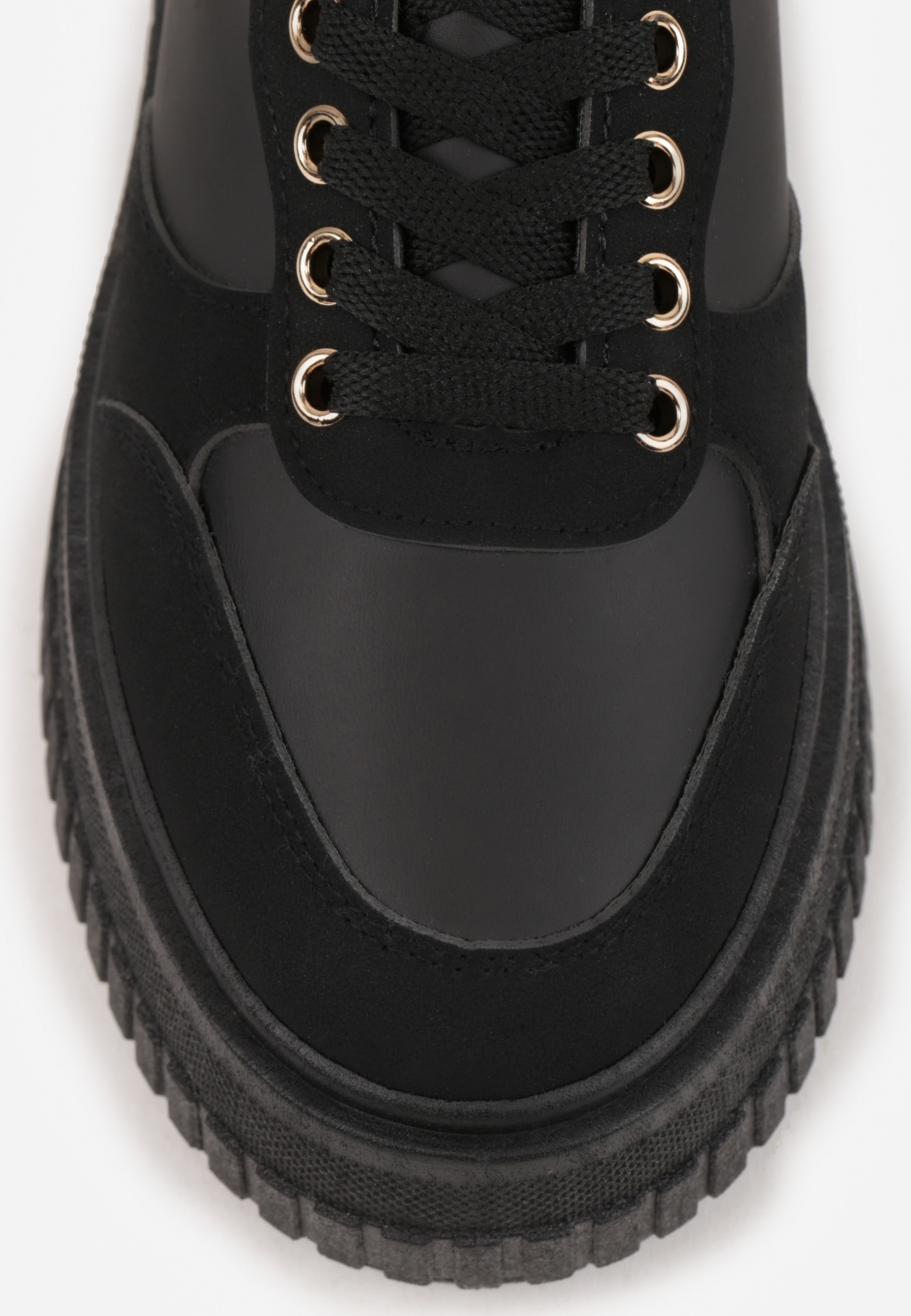 Czarne Sneakersy Vices na Platformie z Tłoczeniem Ozdobione Metaliczną Aplikacją Eriri