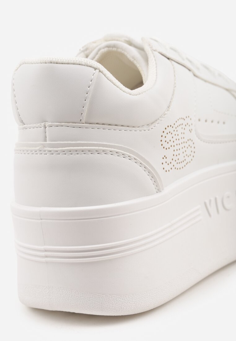 Białe Sneakersy Vices na Platformie Ozdobione Metalicznymi Aplikacjami Nelanil