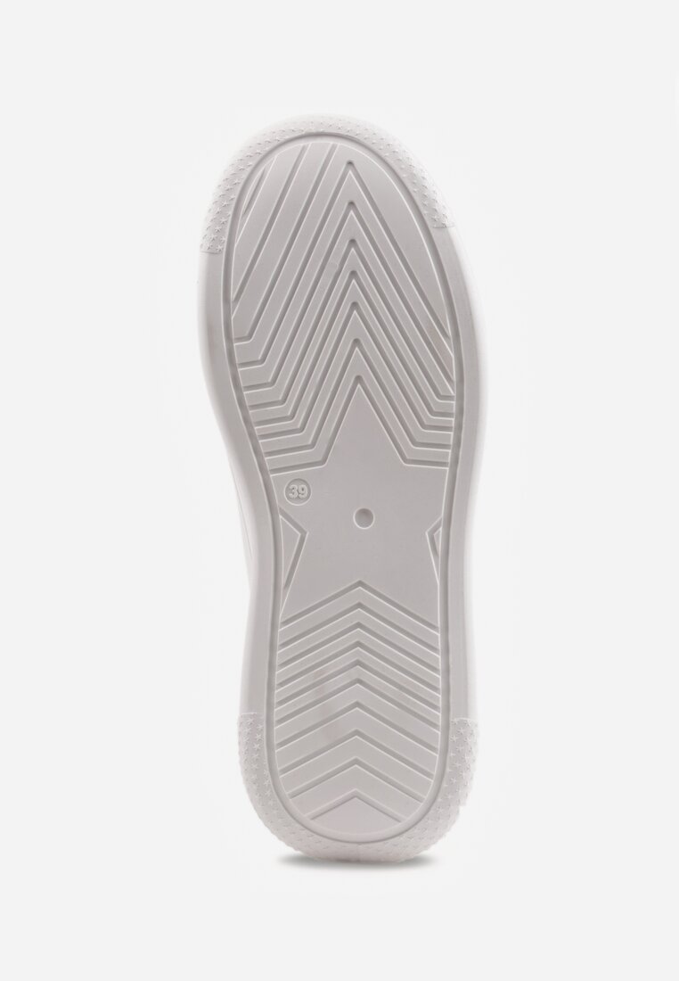 Białe Sneakersy Vices na Platformie Ozdobione Napisem i Perforacją Nonaritha