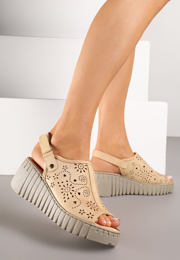 Ciemnobeżowe Ażurowe Sandały Vices na Koturnie Saronia
