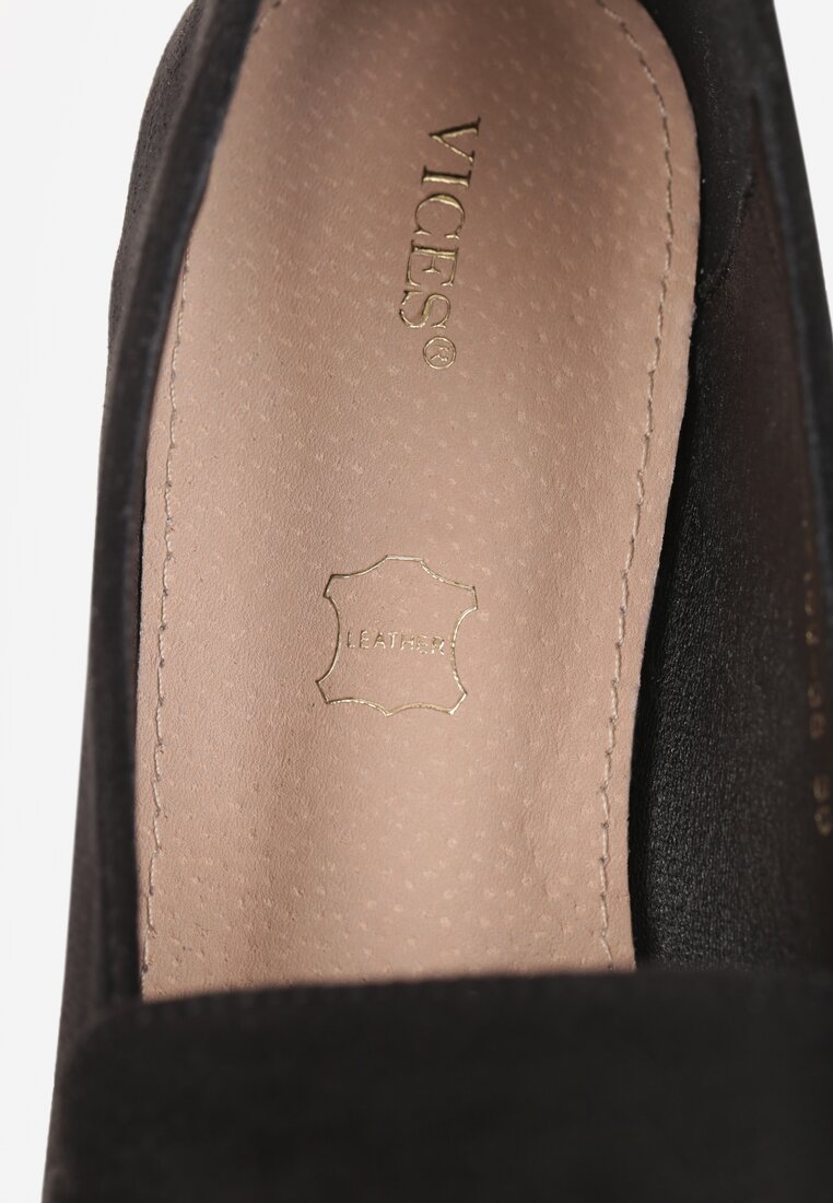 Czarne Mokasyny Vices ze Szpiczastym Noskiem Zdobione Aplikacją Rilosia