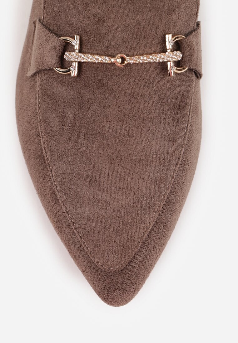 Ciemnobeżowe Mokasyny Vices ze Szpiczastym Noskiem Zdobione Aplikacją Rilosia