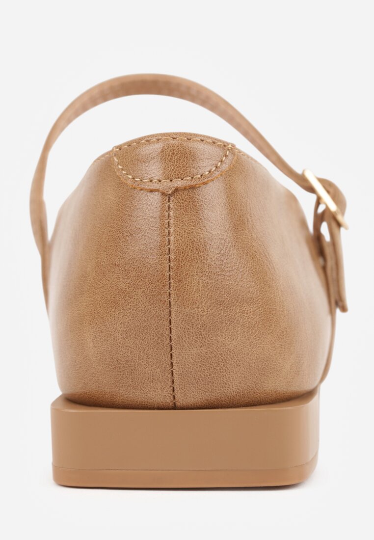 Balerini Emilane Bej închis