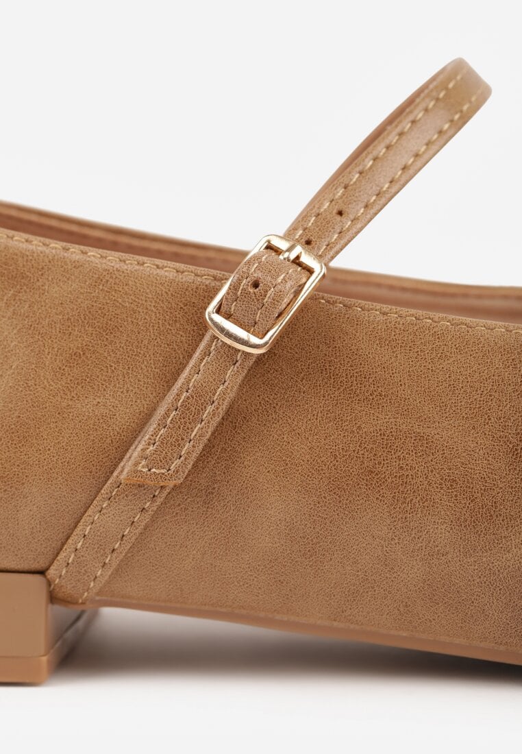 Balerini Emilane Bej închis