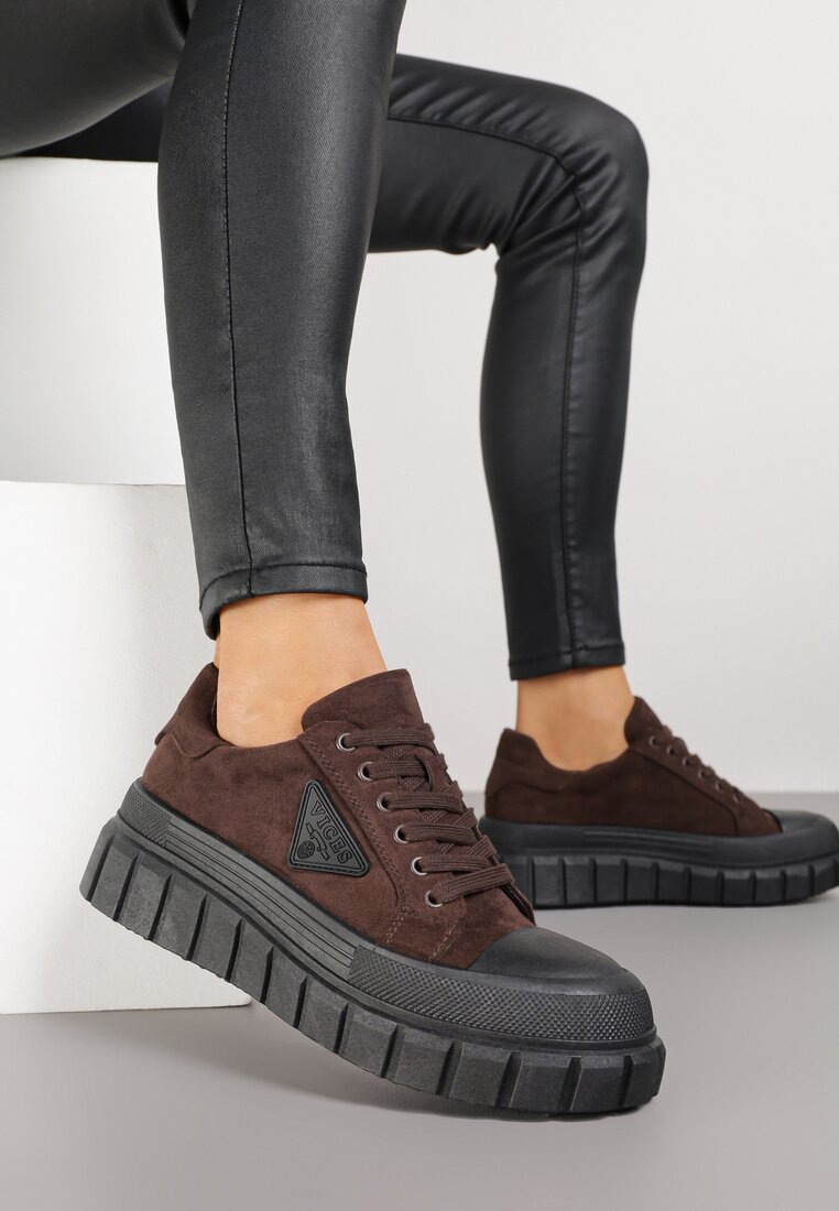 Brązowe Sneakersy Vices na Platformie z Ozdobą i Napisem Leawen