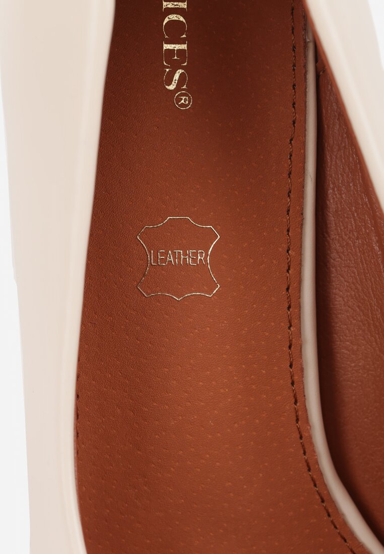 Jasnobeżowe Klasyczne Czółenka Vices na Słupkowym Obcasie ze Skórzaną Wkładką Divira