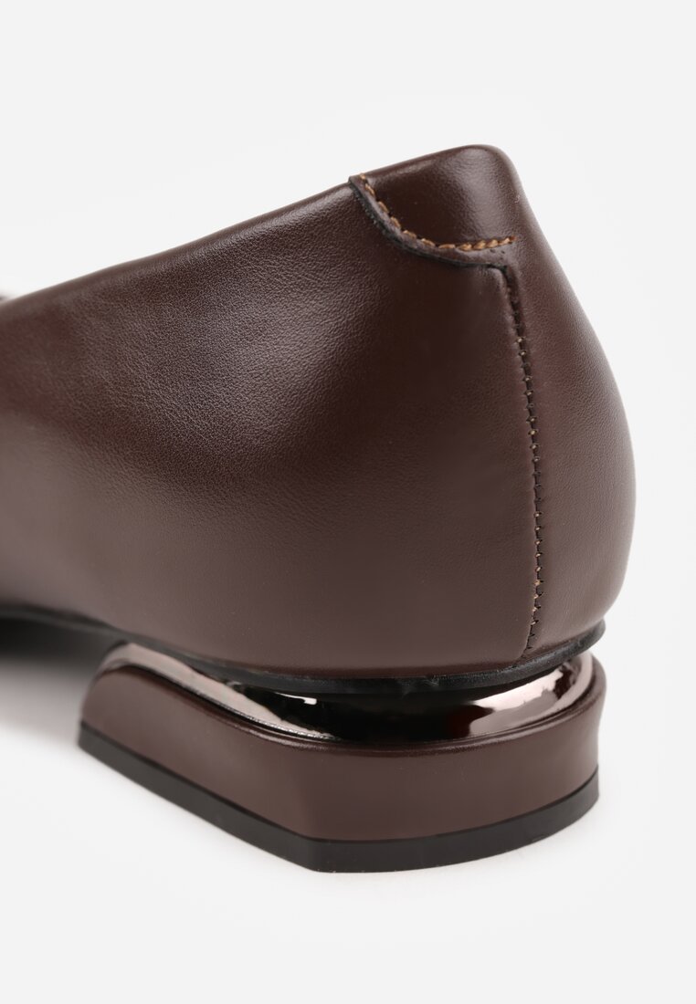 Brązowe Czółenka Vices ze Skórzaną Wkładką na Niskim Obcasie ze Zdobieniem Dakene