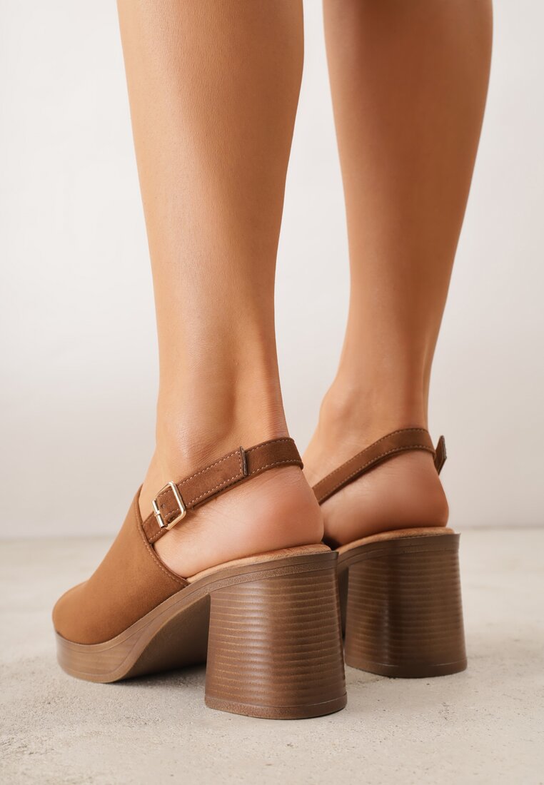 Jasnobrązowe Sandały VICES na Słupku i Platformie Stylizowanych na Drewniane Lobenti