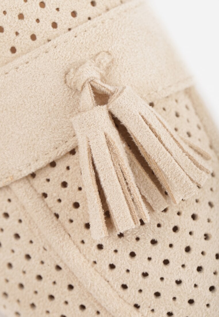 Beżowe Mokasyny VICES z Ażurową Cholewką i Frędzlami Hyrilea