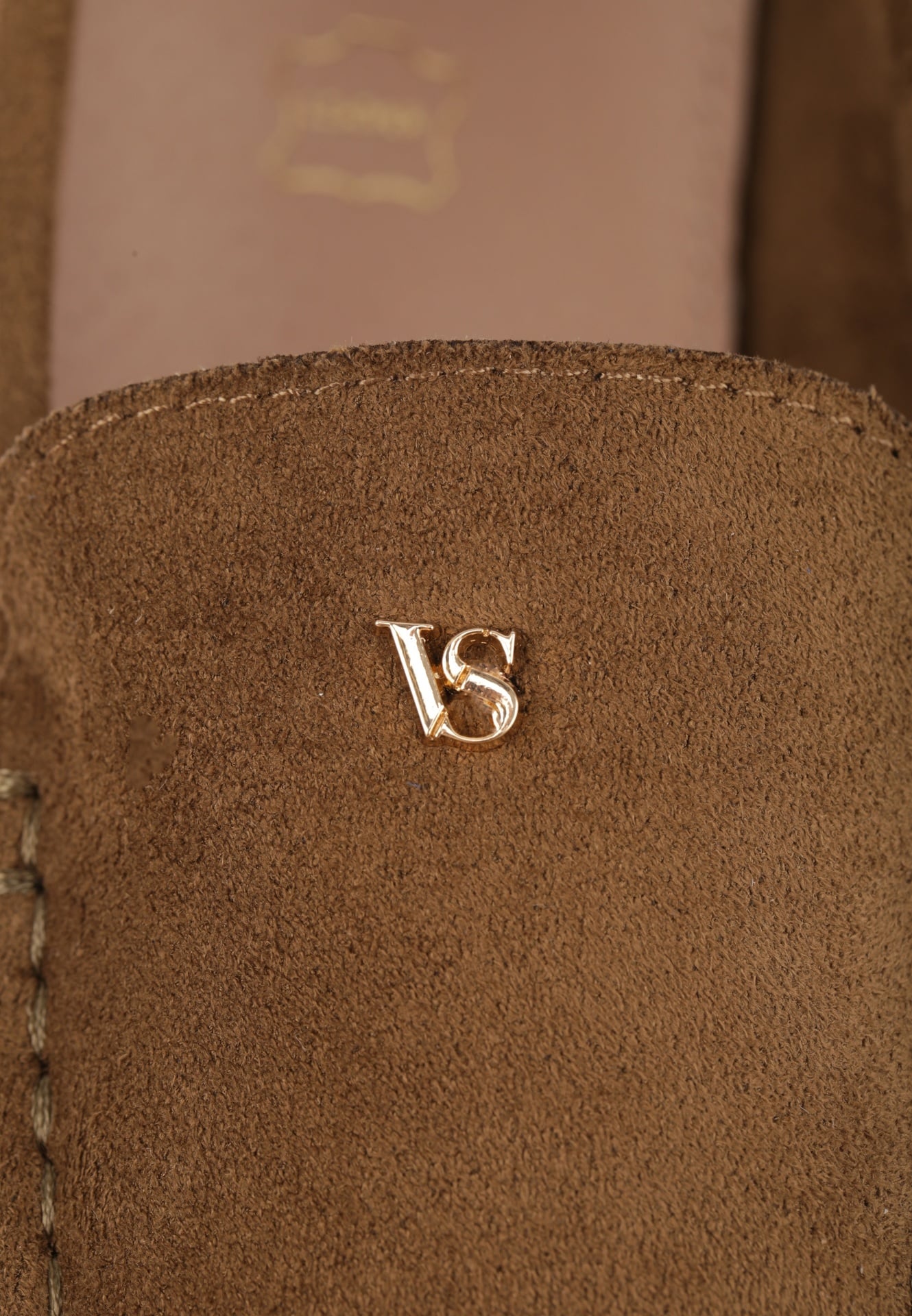 Ciemnobeżowe Mokasyny VICES z Wkładką ze Skóry Naturalnej i Metalicznym Elementem Alcimene