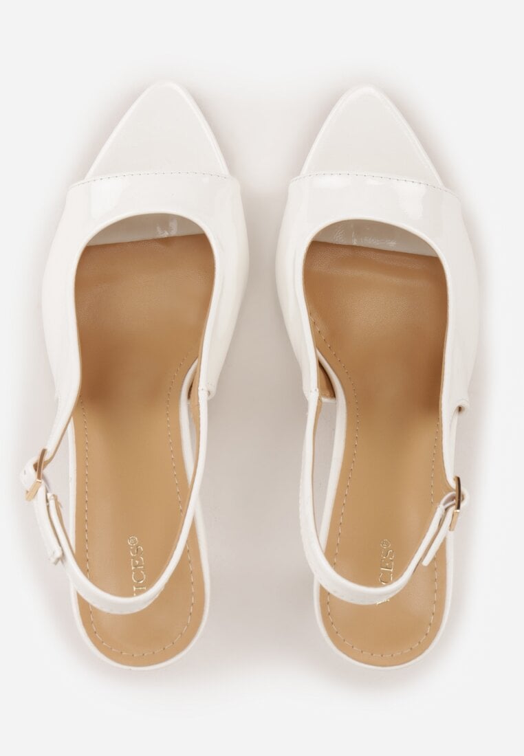 Białe Sandały VICES na Szpilce z Lakierowanym Wykończeniem Nesamenis