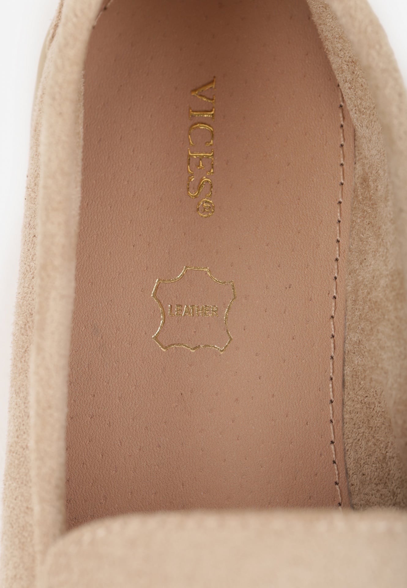 Beżowe Mokasyny VICES Casualowe ze Skórzaną Wkładką i Metalowymi Ozdobami Dinsmore