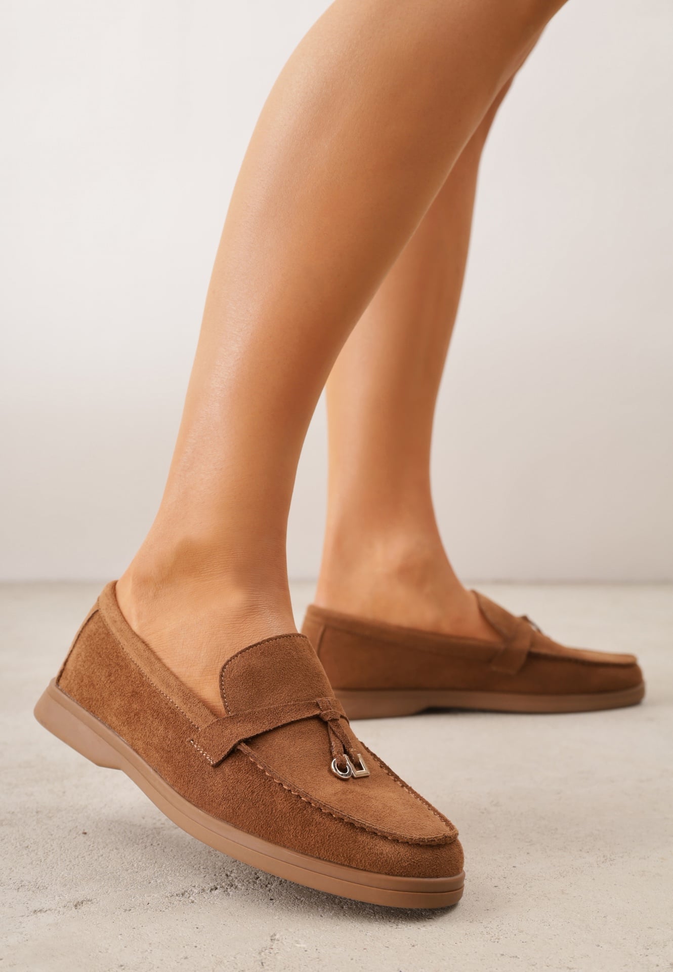 Jasnobrązowe Mokasyny VICES Casualowe ze Skórzaną Wkładką i Metalowymi Ozdobami Dinsmore