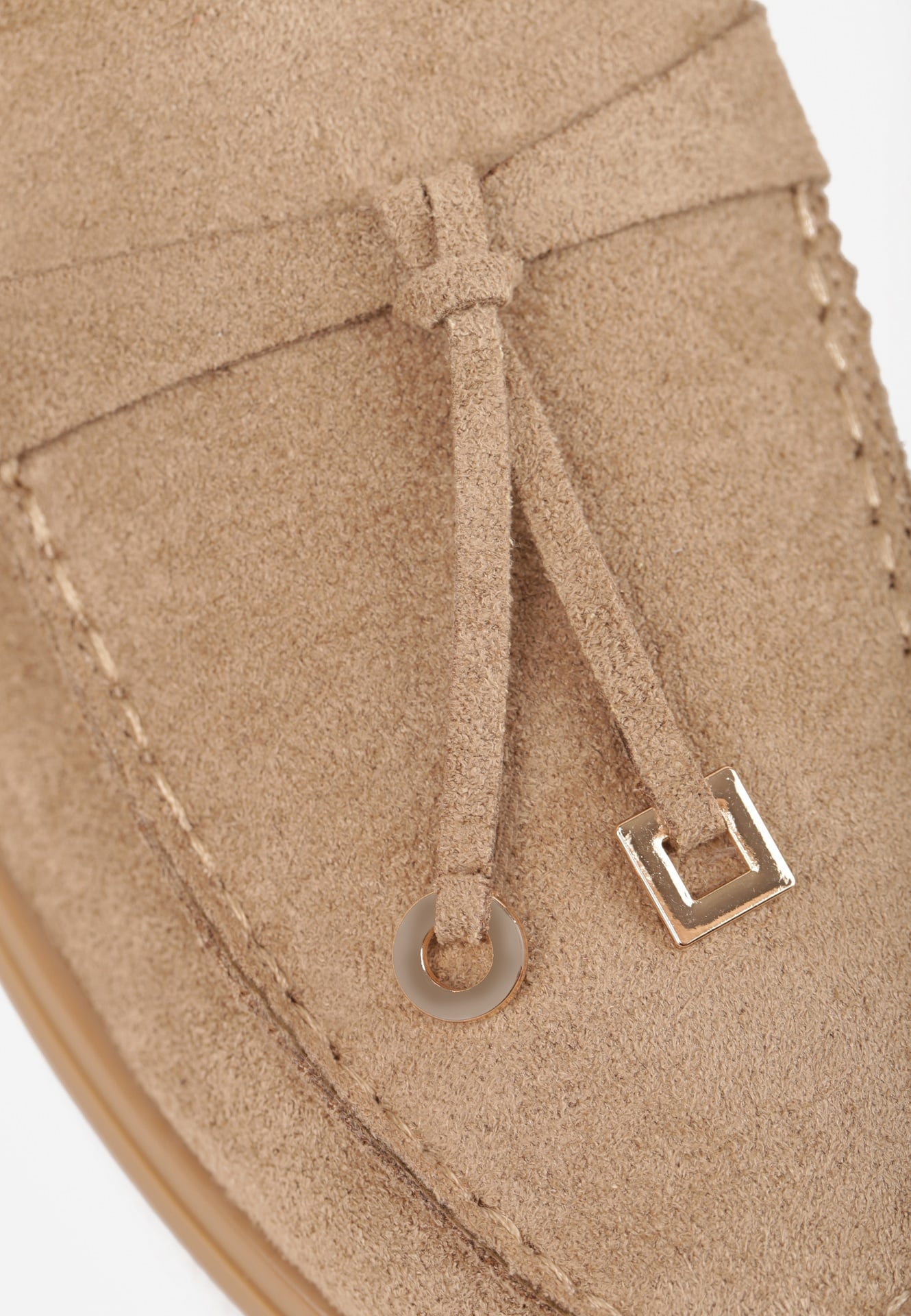 Ciemnobeżowe Mokasyny VICES Casualowe ze Skórzaną Wkładką i Metalowymi Ozdobami Dinsmore