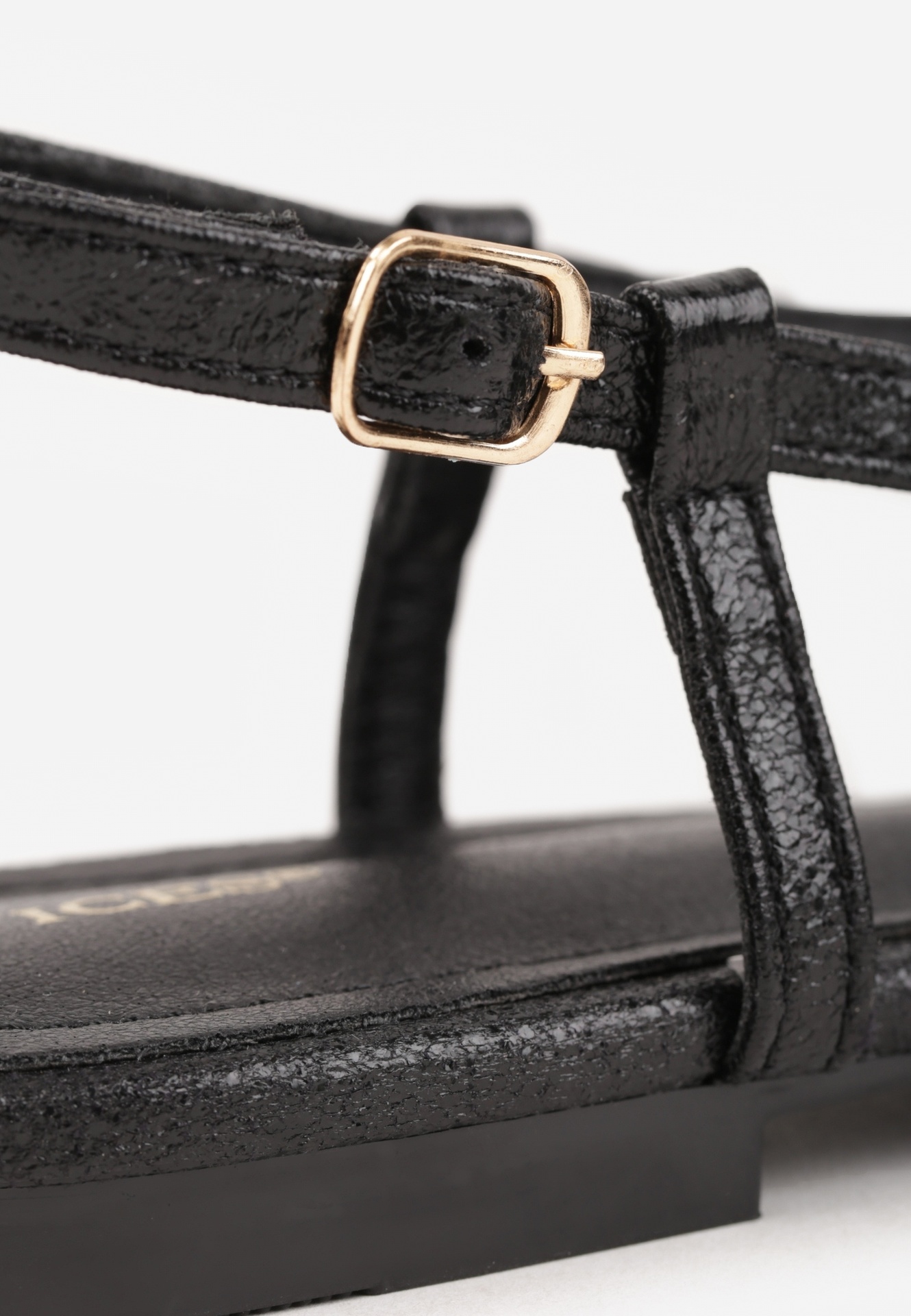 Czarne Sandały Peep Toe VICES na Płaskiej Podeszwie z Cienkimi Paseczkami Nadalila