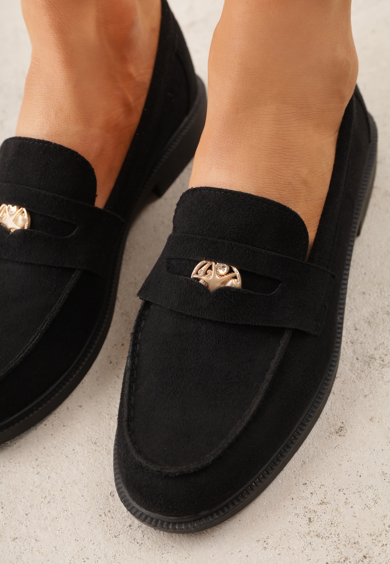 Czarne Mokasyny VICES ze Skórzaną Wkładką i Metaliczną Ozdobą Sereisana