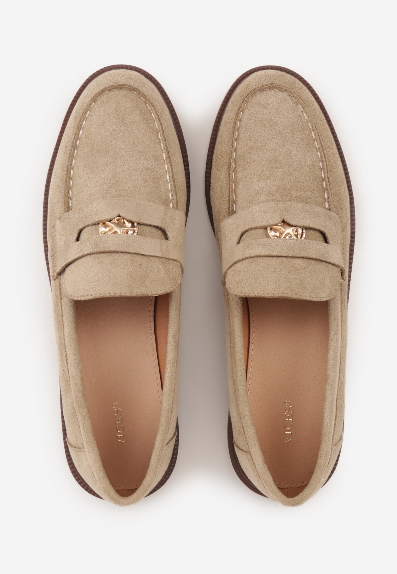 Beżowe Mokasyny VICES ze Skórzaną Wkładką i Metaliczną Ozdobą Sereisana