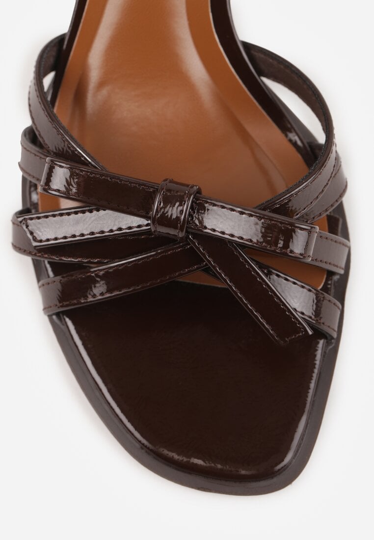 Brązowe Klapki VICES na Obcasie Kaczuszka z Ozdobną Kokardką Hesephone