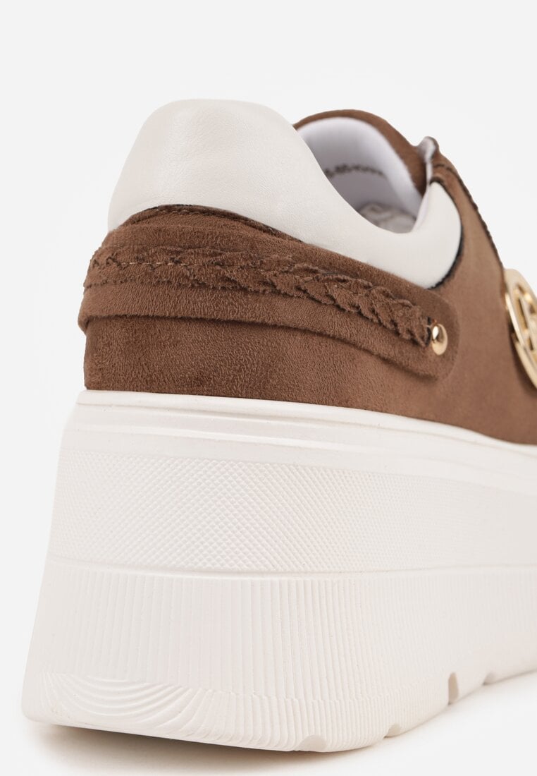 Jasnobrązowe Sneakersy Vices na Platformie Ozdobione Metaliczną Aplikacją Tatellia