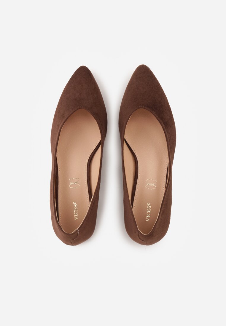 Brązowe Czółenka Vices na Słupku z Imitacji Zamszu z Wkładką ze Skóry Naturalnej z Metaliczną Ozdobą Mixin