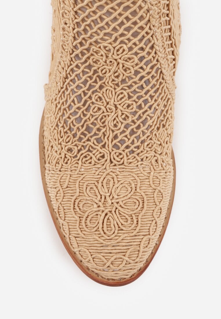 Botine Natesela Bej închis