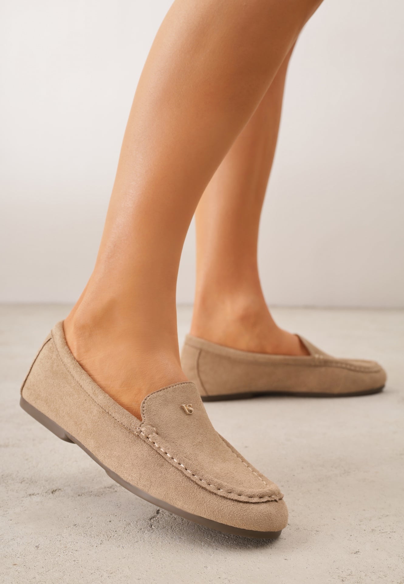 Beżowe Mokasyny VICES z Wkładką ze Skóry Naturalnej i Metalicznym Elementem Alcimene