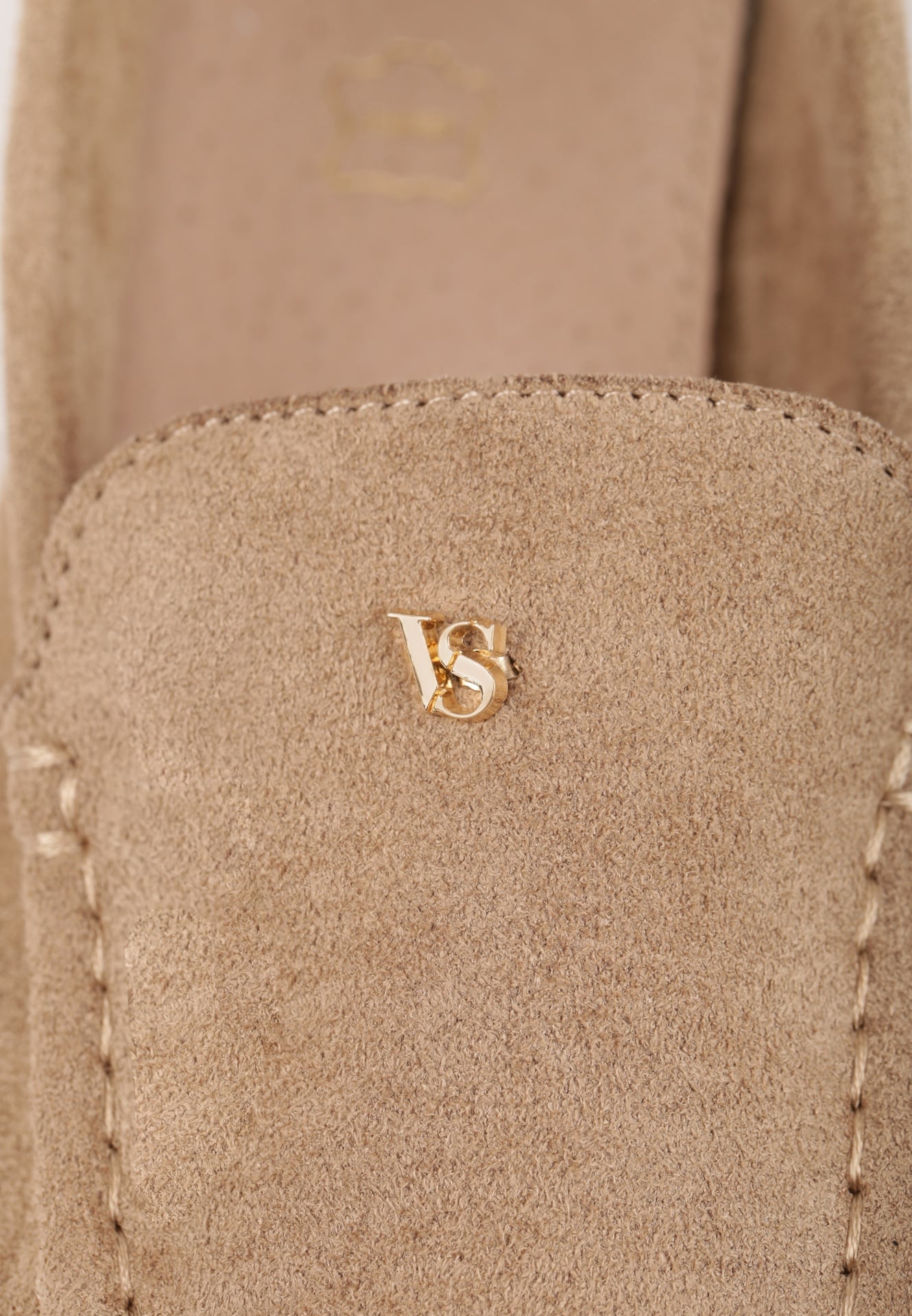 Beżowe Mokasyny VICES z Wkładką ze Skóry Naturalnej i Metalicznym Elementem Alcimene