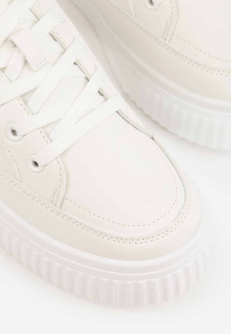 Białe Sneakersy na Tłoczonej Platformie Zeaninia
