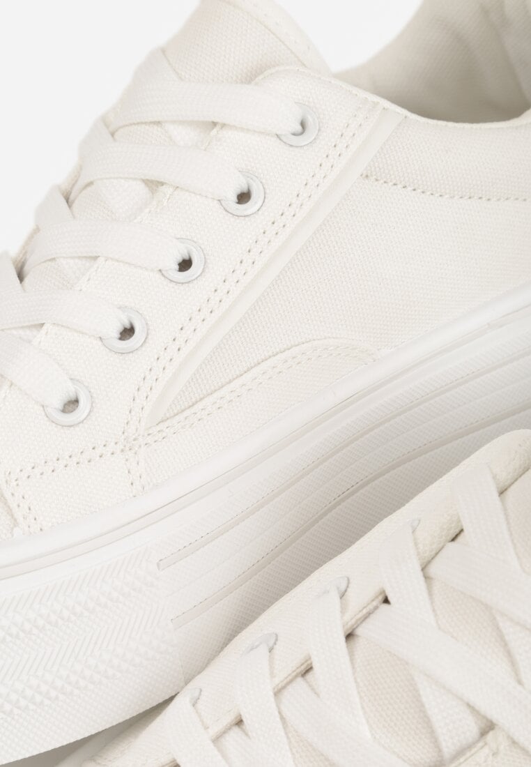 Białe Trampki o Klasycznym Fasonie na Platformie Opheme