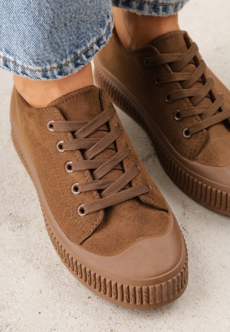 Brązowe Trampki z Imitacji Zamszu na Żłobionej Podeszwie Nivenatia