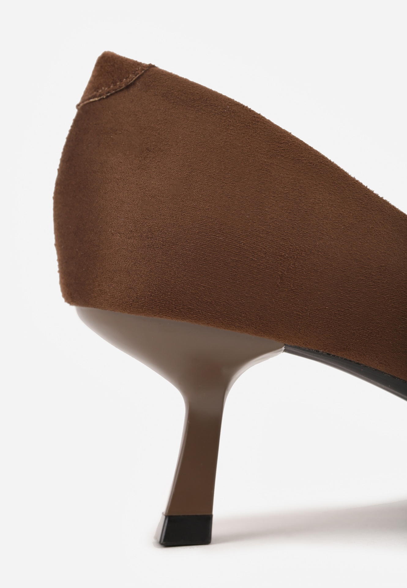 Brązowe Czółenka VICES na Obcasie Kaczuszka z Aplikacją w Kształcie Trójkąta Ilereisis