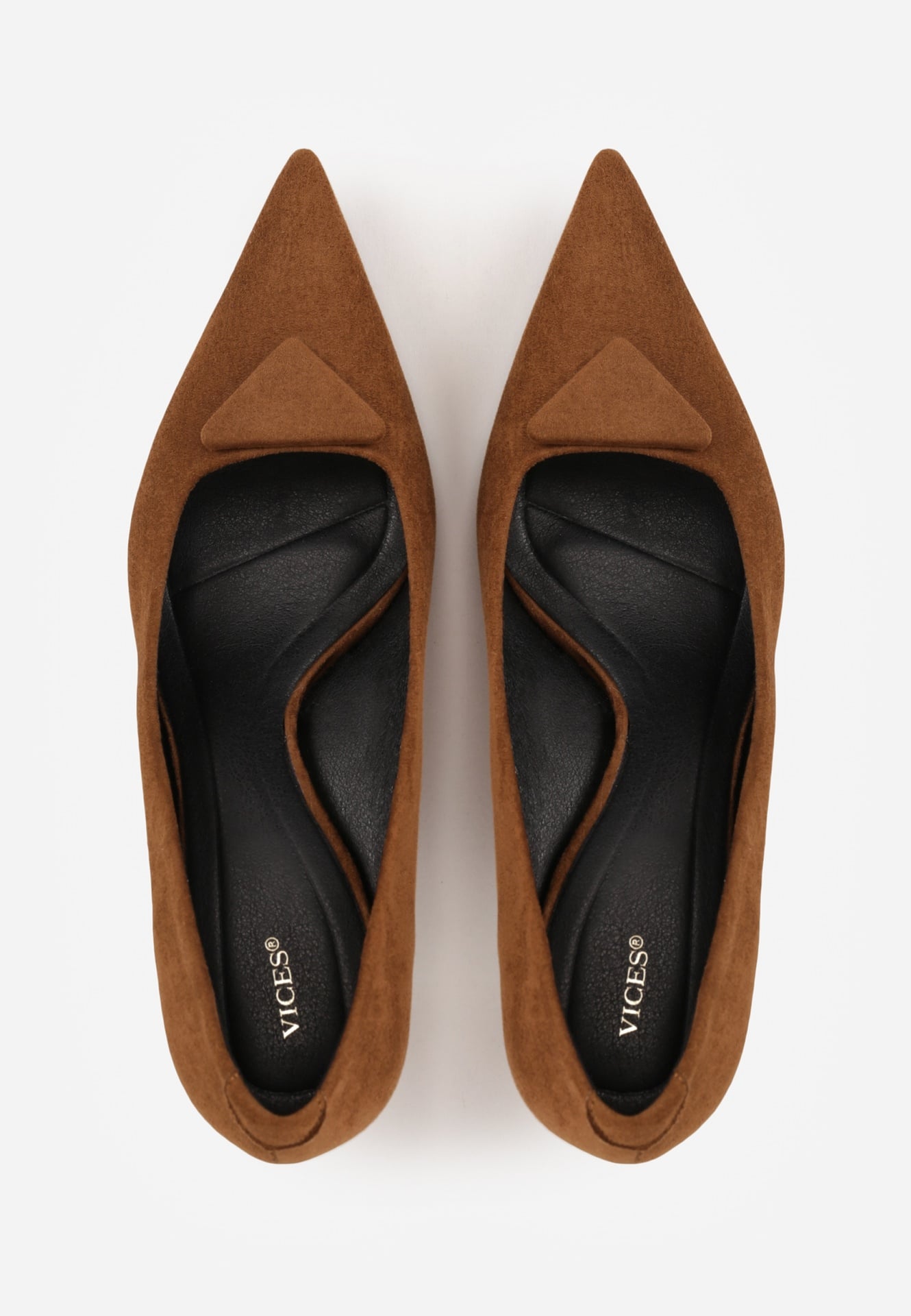 Jasnobrązowe Czółenka VICES na Obcasie Kaczuszka z Aplikacją w Kształcie Trójkąta Ilereisis